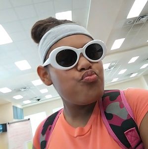 Meet your Posher, Yada